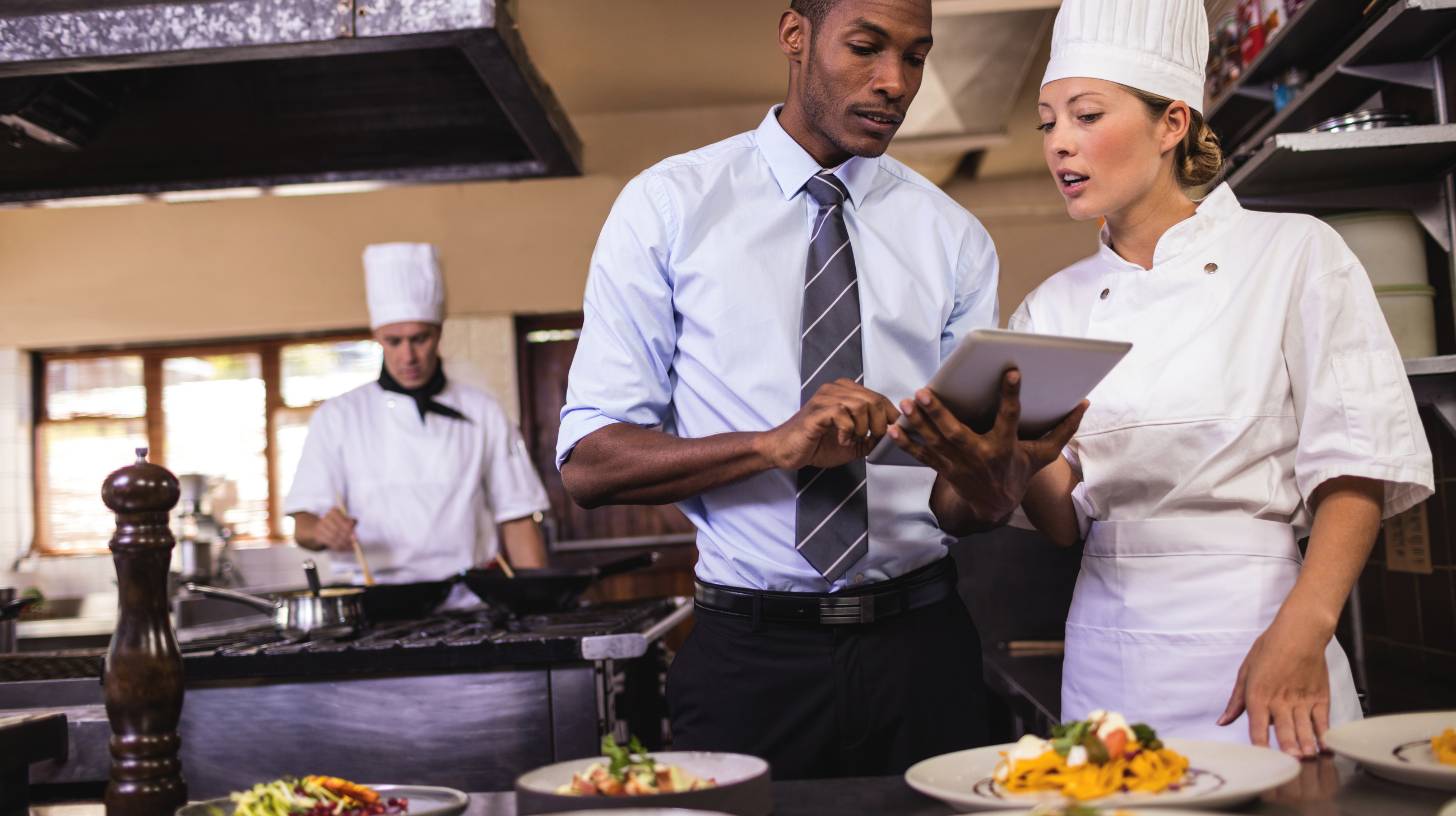 improve restaurant operations with restaurant checklist app