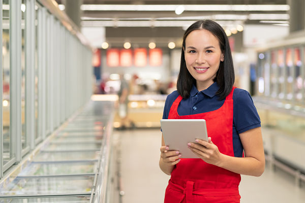 grocery store employee