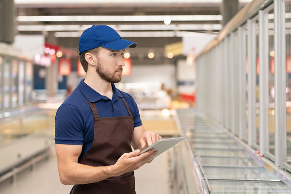 grocery store worker
