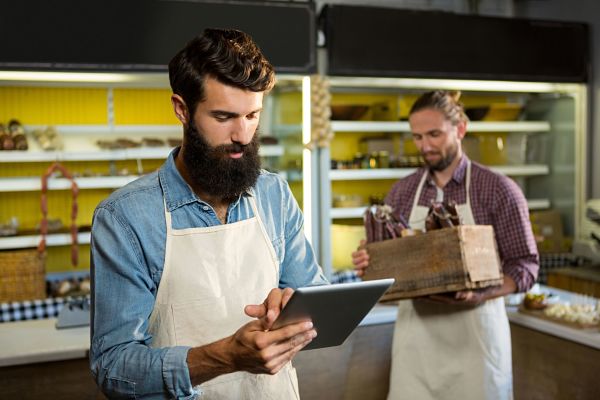 staff using meazureup auditapp in tablet